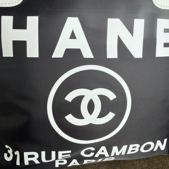 Chanel GWP black and white Tote Bag NWT - Picture 2 of 3